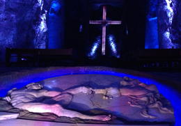 Photo of Zipaquirá Salt Cathedral and Laguna de Guatavita Day Trip from Bogotá A salt replica of the Creation of Adam. In the background you can see the world’s largest underground cross, also made of salt. - September 2013