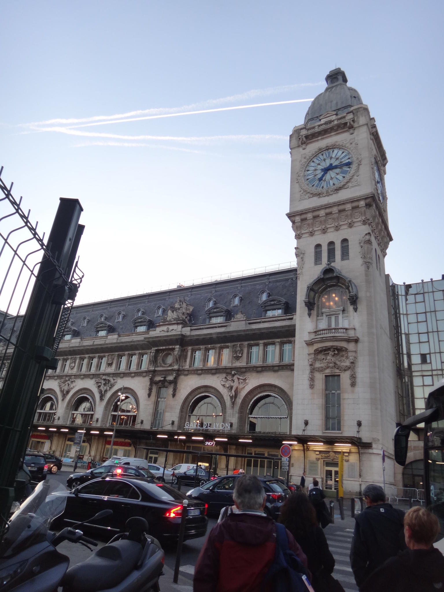 arriving at Gare de Lyon