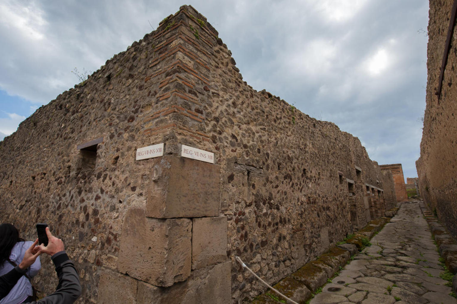 PompeiiMtVesuviusDayTrip_MtVesuvius_Italy_20180504_009.jpg