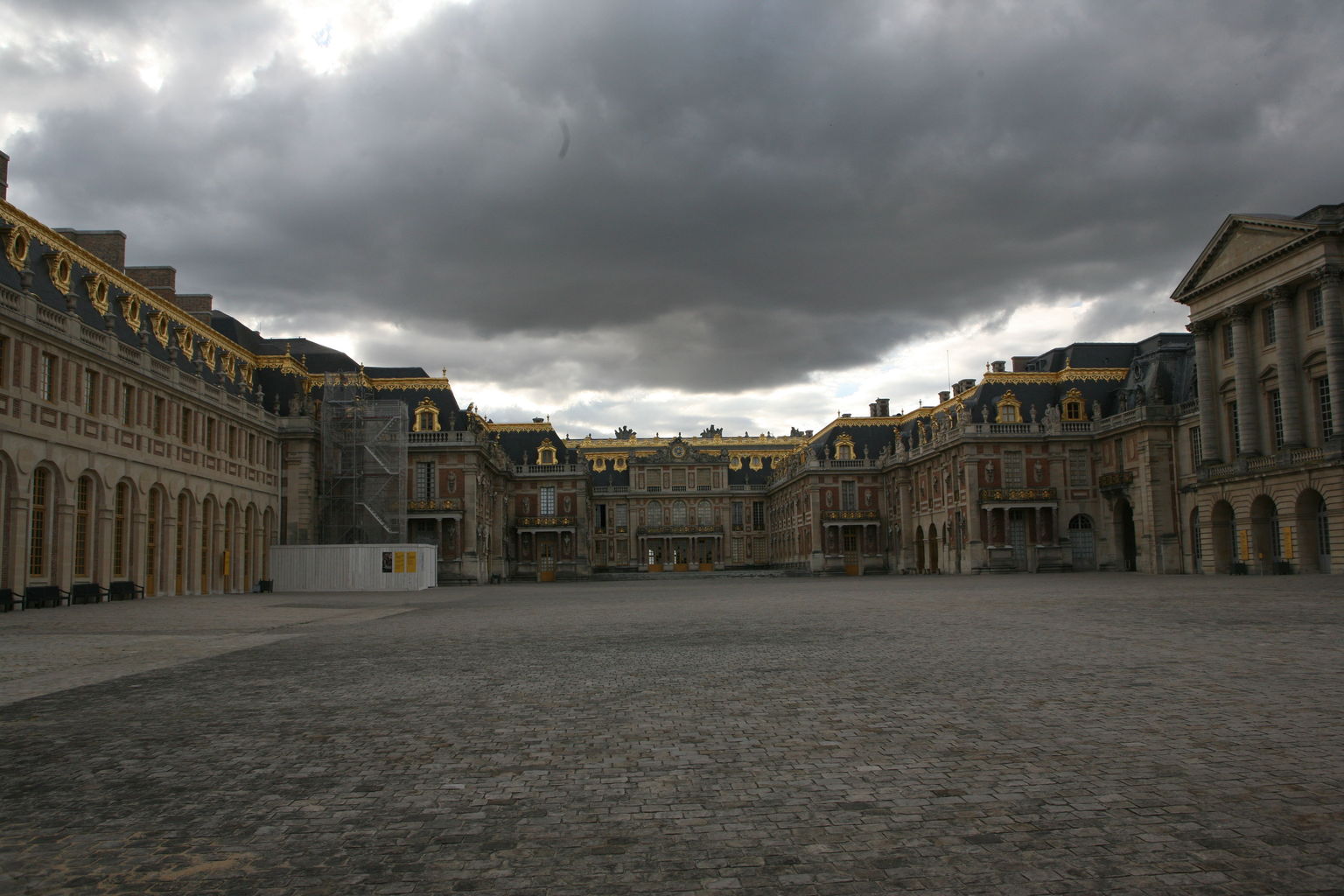 Approach to Versailles
