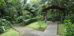 Photo of walking-trails Arenal Observatory Lodge offer about 3 kms of well maintained trails throughout the property. , erickht - March 2013