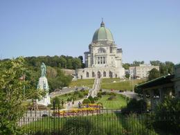 Photo of St, Joseph's Oratory If you're going to climb the stairs do it early in the day. - August 2010