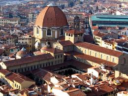 Photo of Medicibib The dome of the Cappella dei Principi dominates the San Lorenzo architectural complex - May 2011