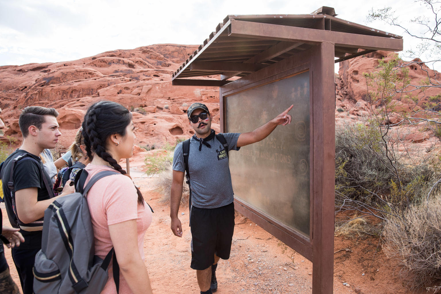 Valley of Fire Hiking Tour from Las Vegas