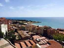 Photo of A shot from one of the roman ramparts you can visit in Tarragona We were visiting an existing Roman rampart / tower next to the Museo Nacional Arqueológico de Tarragona Plaça del Rei, 5 43003 Tarragona, Spain. The top of the tower allows a 360 degree ... , qamaro - April 2015