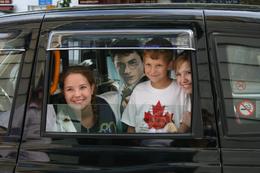 Photo of Harry and his Fans Jodey, Jamie and Tayler with Harry in the black top cab., Sandra S - August 2008