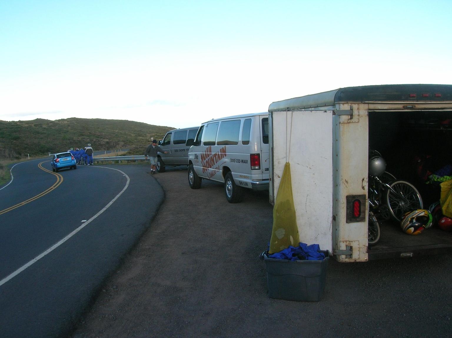 van and bike trailer at starting point
