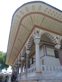 Photo of At the Topkapi Sarayi Topkapi Sarayi (Cannon Gate Palace), Istanbul, Turkey, Patricia P - October 2014