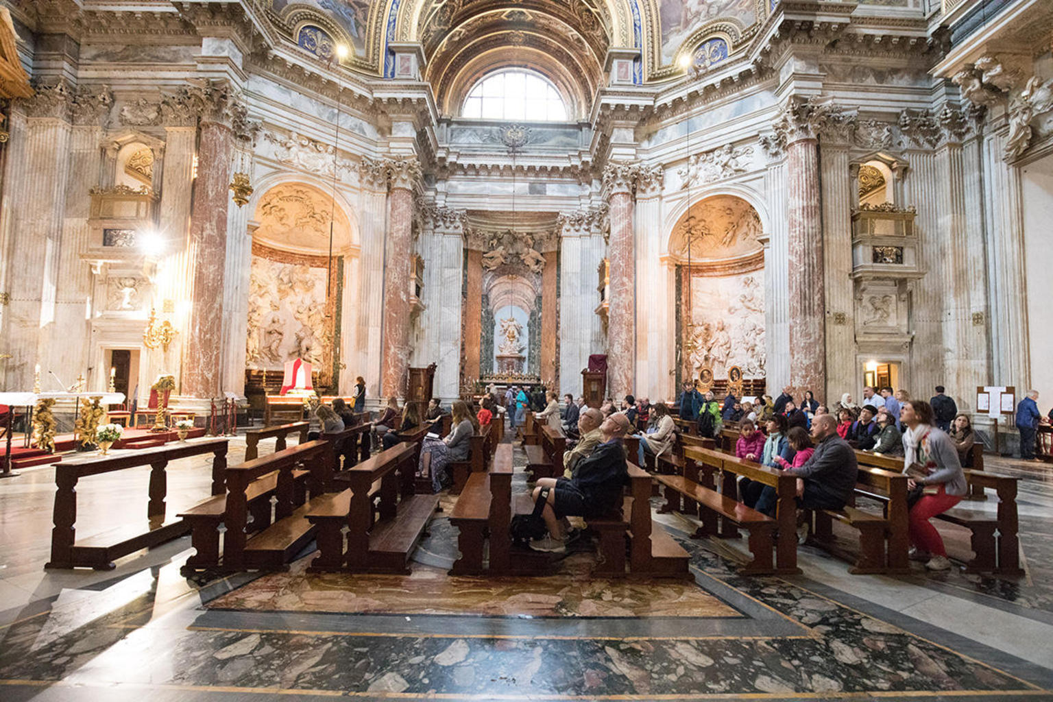 Viator_Photographer_437403.jpg