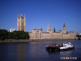 Photo of View from the south bank on the way to the eye Great view of the most famous of all London buildings., Rosemary K - October 2009