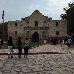 Photo of The Alamo It is a picture of the Alamo. If you go early, there is no line. After 10:00 AM, the line is long. , Nancee O - August 2015