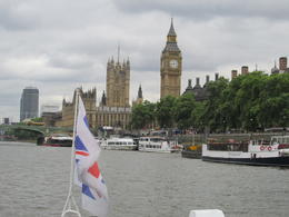 Photo of Boat tour from Westminster past the Millineum Bridge The ride lasted 15 minutes and the sights to see were good. This was the area H.P. and Co. flew by at the beginning of the Deathly Hallows. , Nancy - June 2014