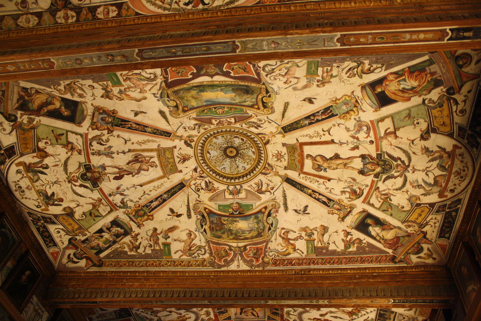 Ceiling inside Ufffizi Gallery