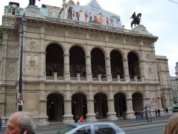 Photo of Vienna Opera House The front of the Opera House in Vienna. A delightful building. - November 2011