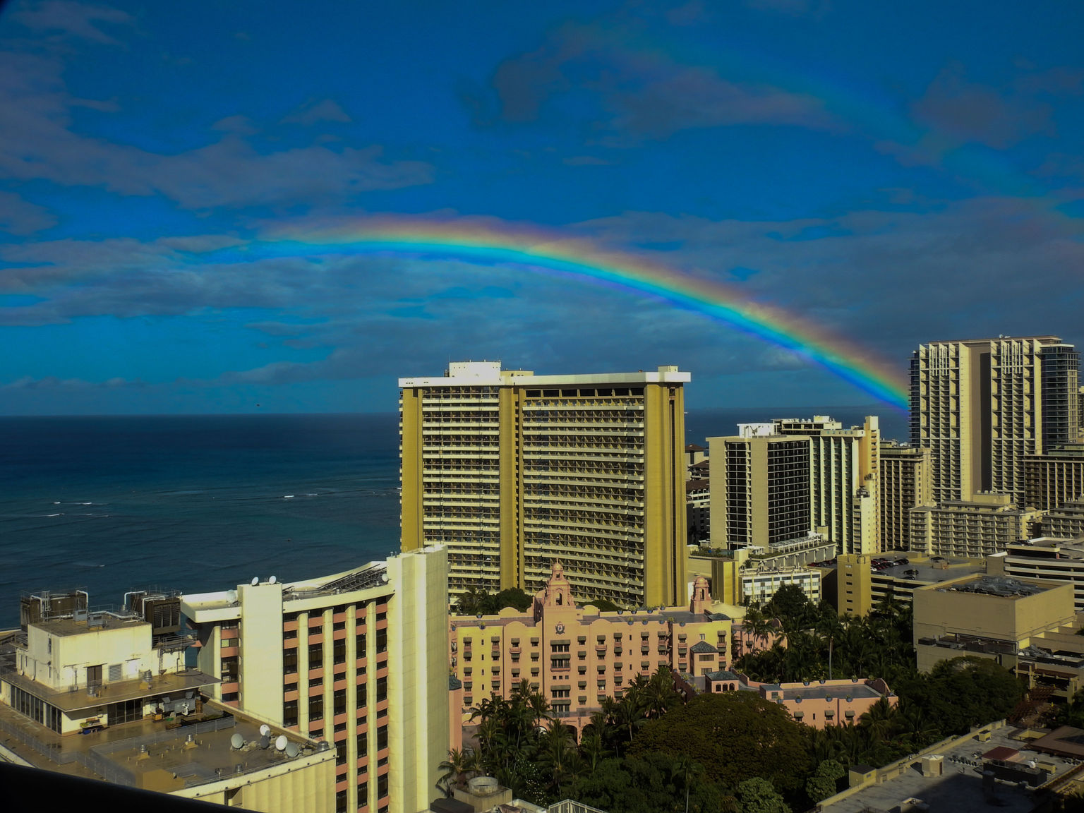 1 Rainbow over Waikiki
