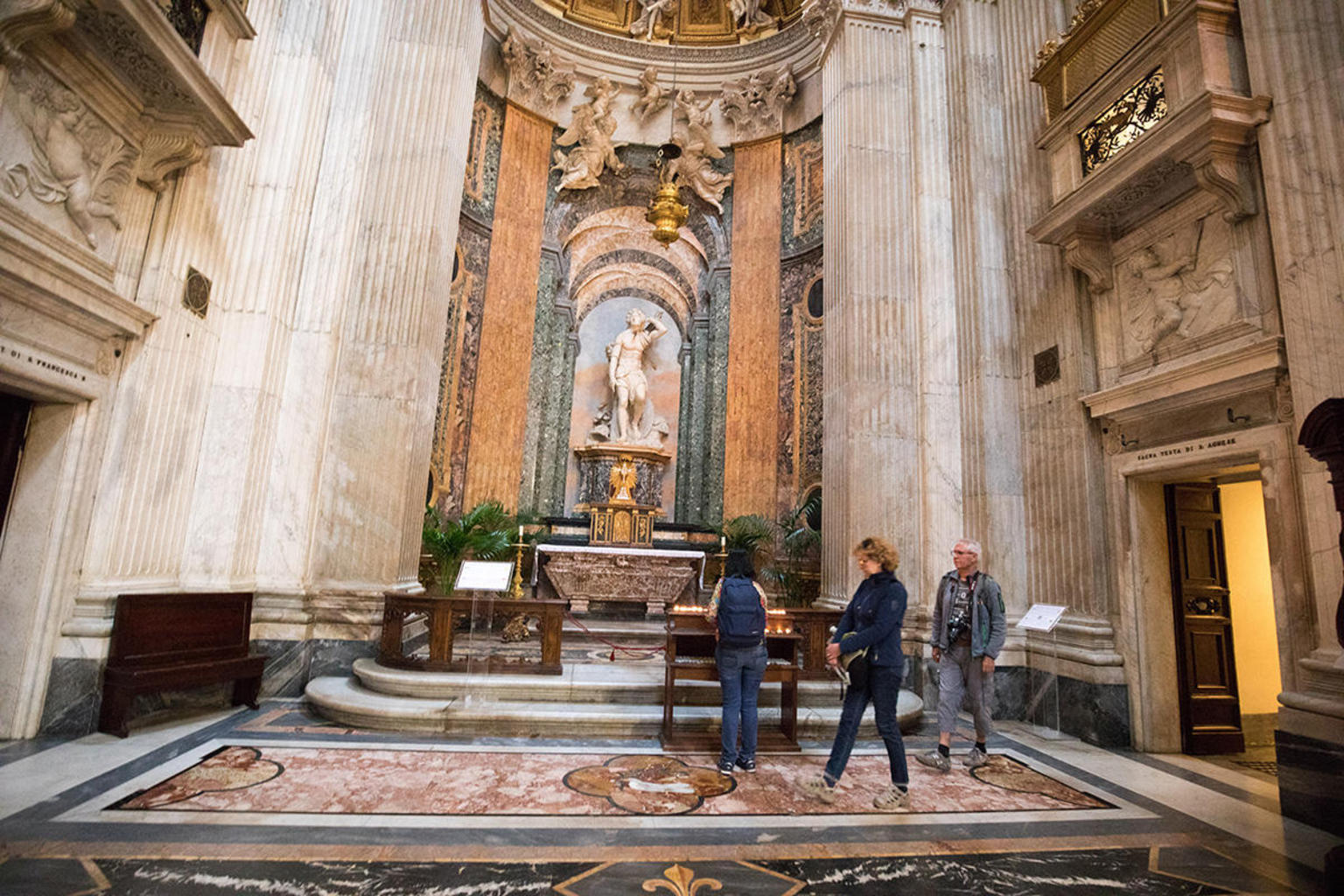 Viator_Photographer_437397.jpg