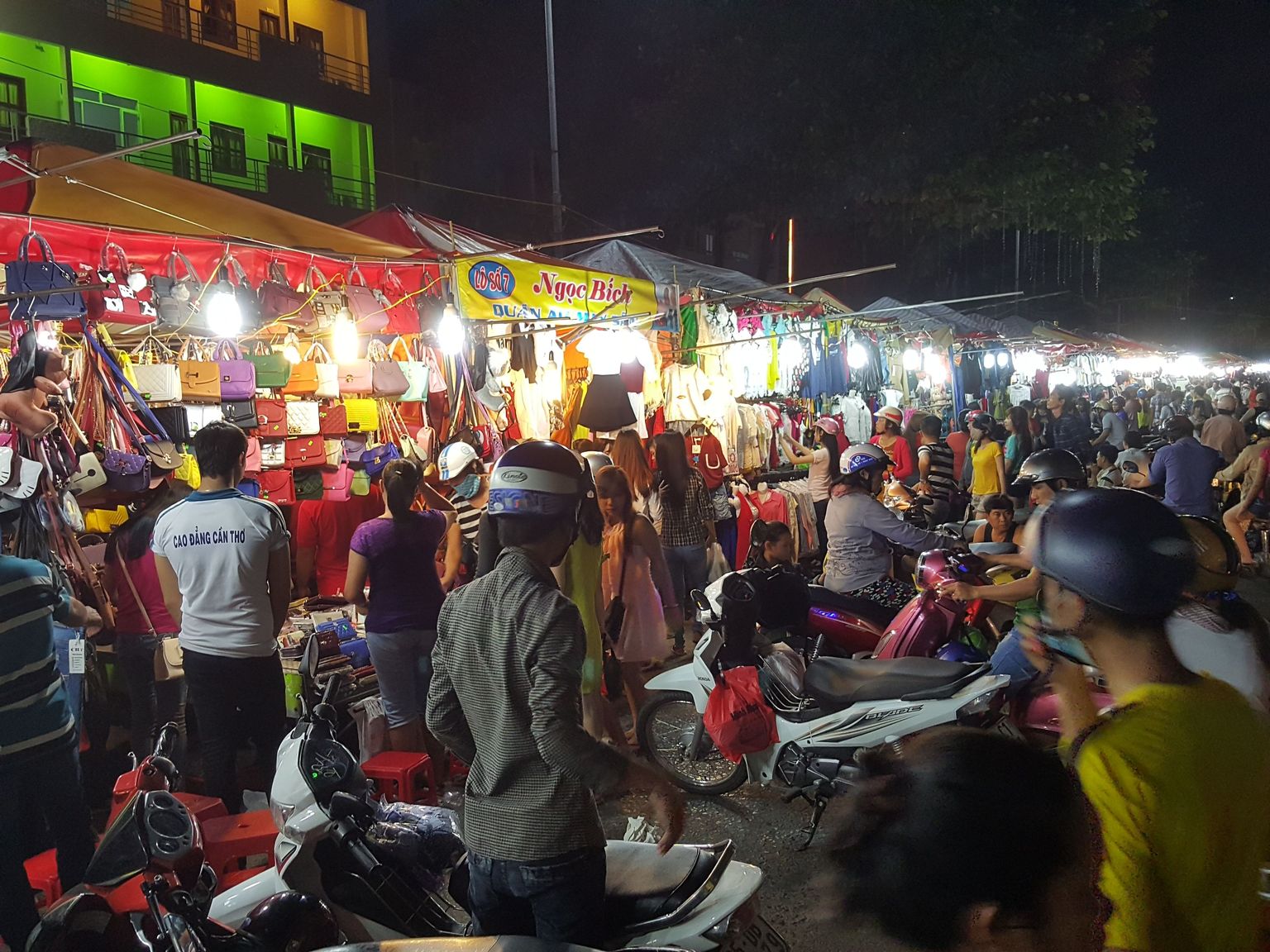 Can Tho night market