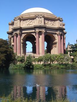 Photo of Palace of Fine Arts Palace of Fine Arts: Not a stop on this tour but a drive by. Taken on my own walking tour. - August 2009