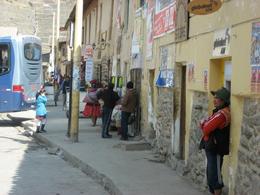 Photo of People in Ollantaytambo People hanging out in the streets in Ollantaytambo., Bandit - December 2010