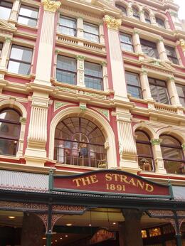 Photo of Strand since 1891 Beautifully restored, according to the sign has been around since 1891, Undercover Américan - October 2010