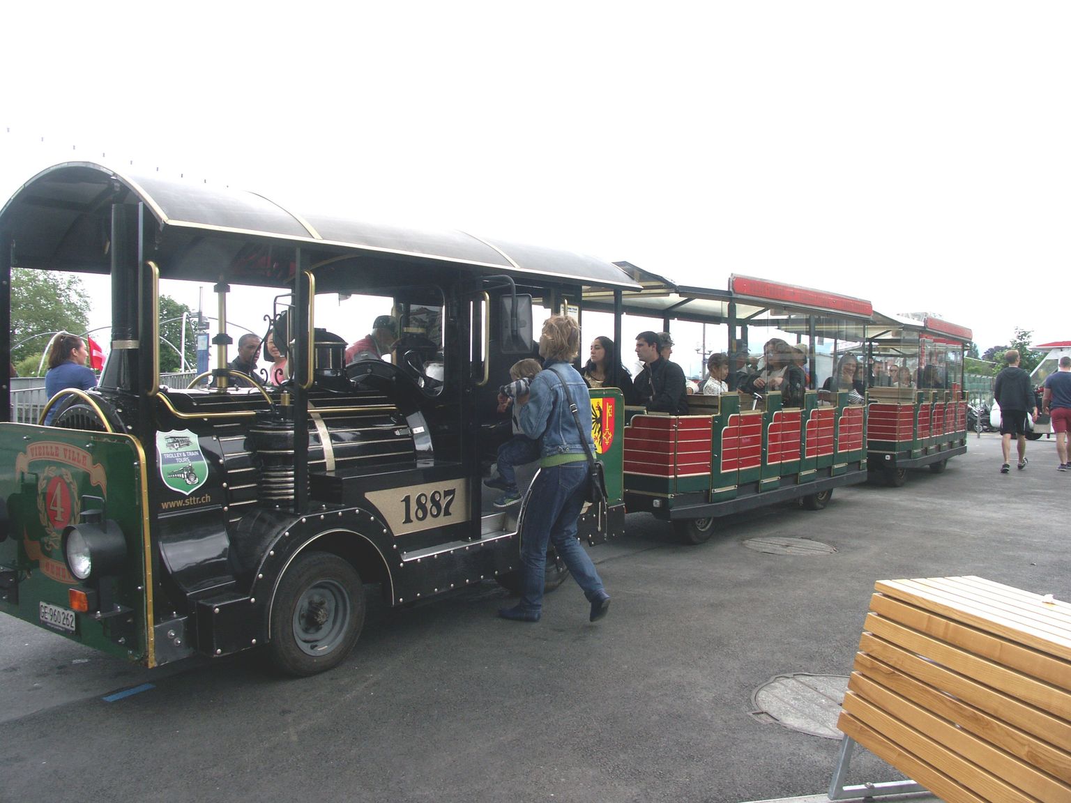 Agr��able visite guid��e, en petit train.