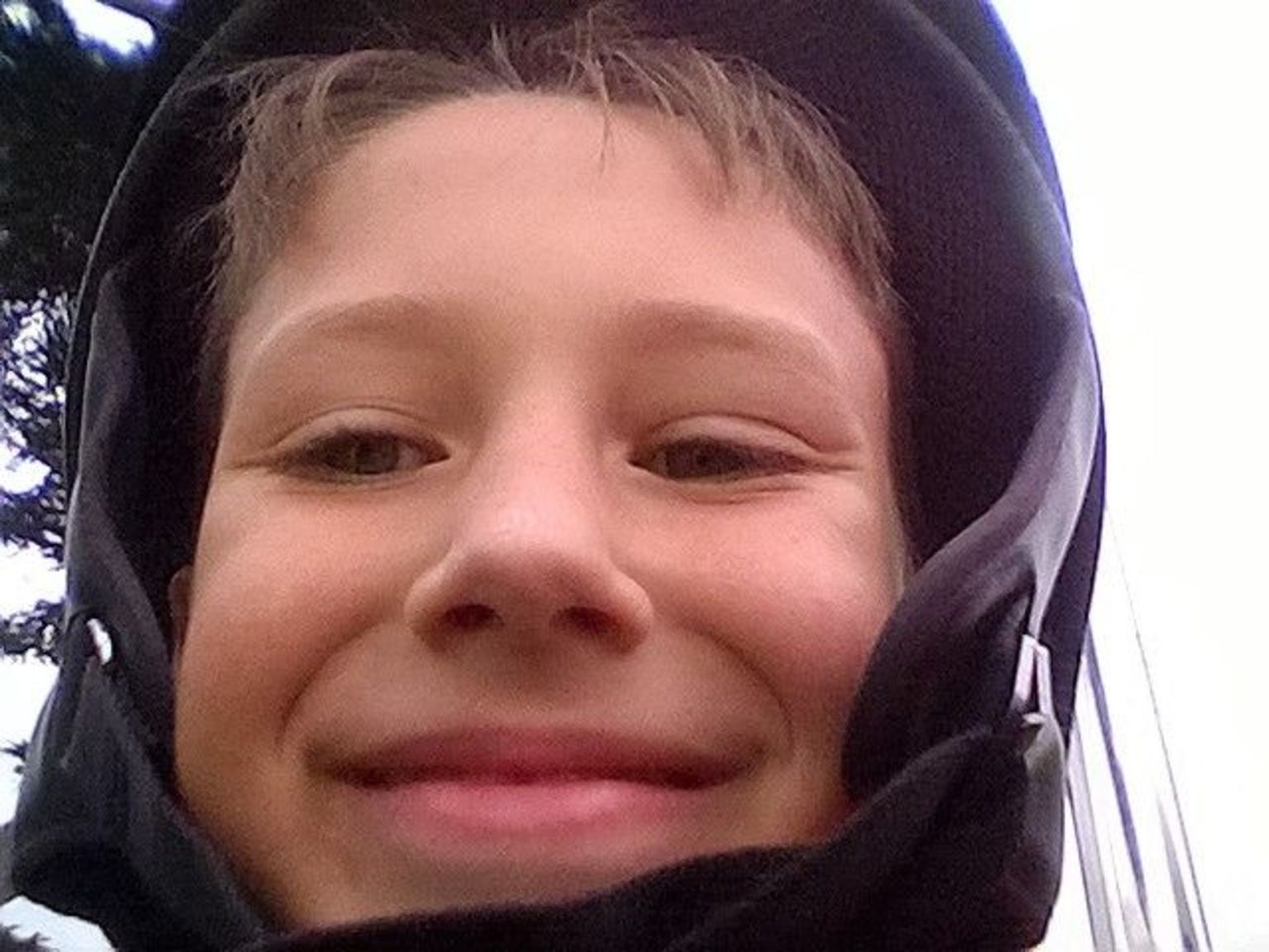 Lucas selfie on sea car tour