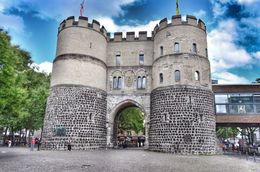 Photo of Hahnentorburg. The Hahnentorburg is a very handsome looking medieval city gate. , David Lally - September 2015