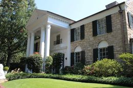 Photo of Front of Graceland We had just finished the Graceland house and was going to go to the VIP area to see additional items. Such a beautiful house. , Sandra C - September 2015