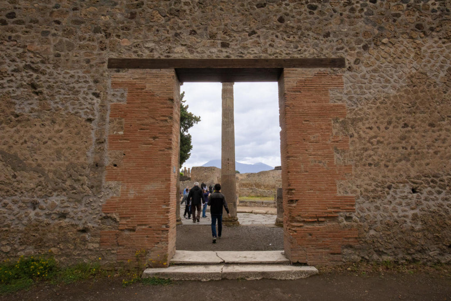 PompeiiMtVesuviusDayTrip_MtVesuvius_Italy_20180504_008.jpg