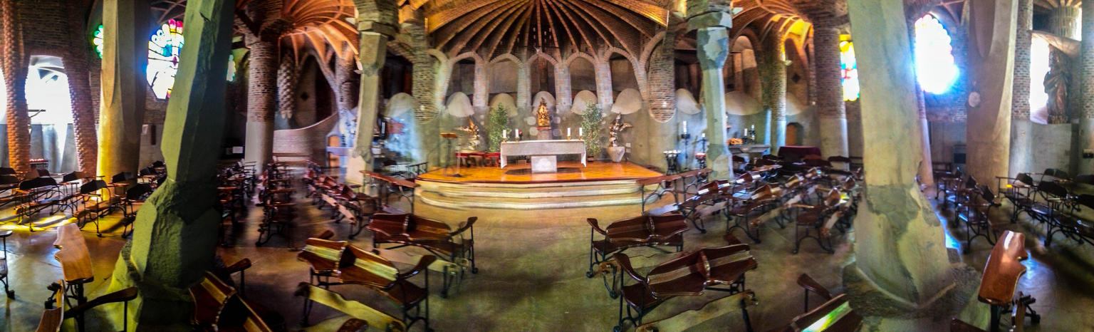 Gaudi crypt / church at Colonial Guell