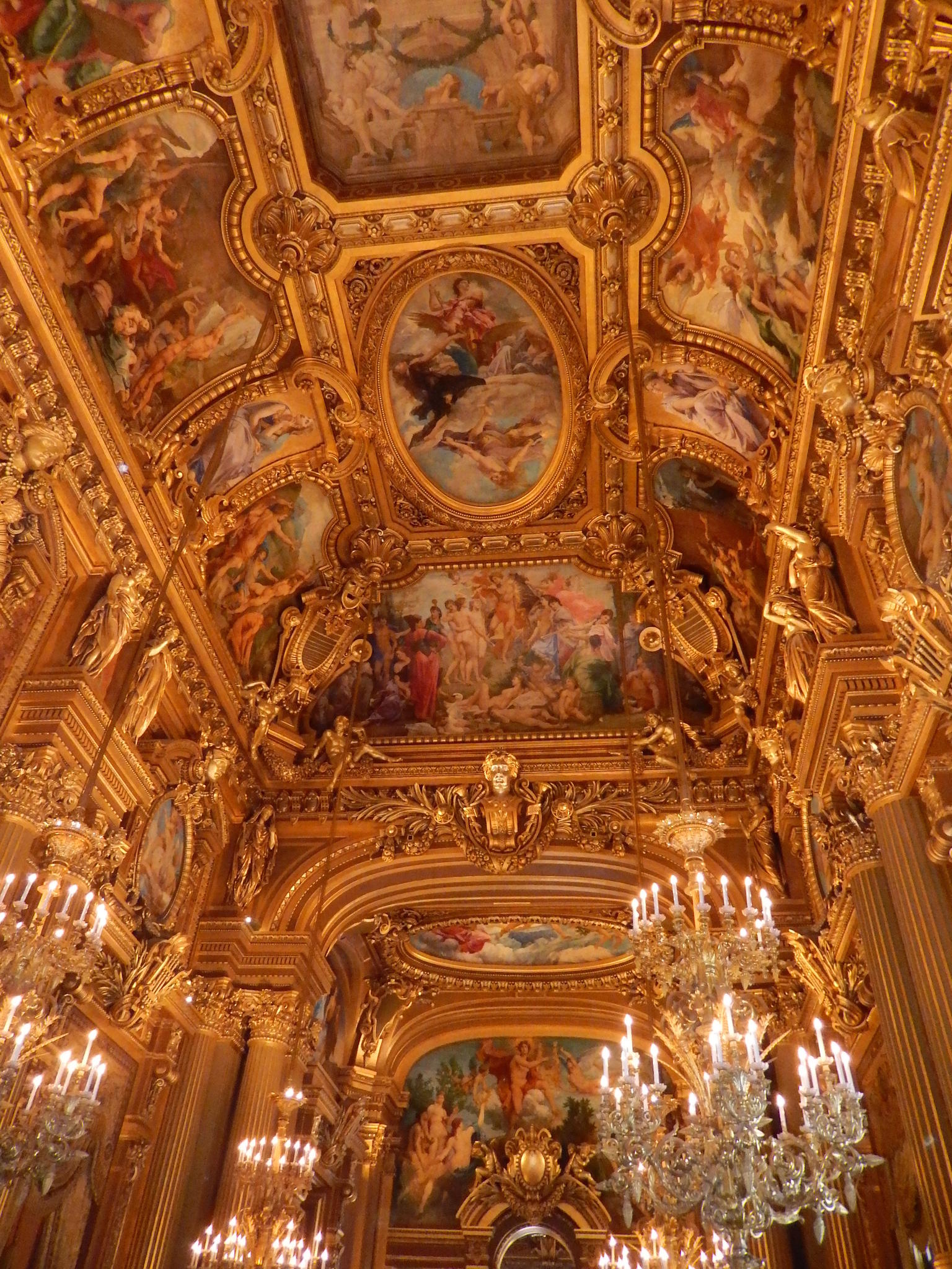 Inside the Opera Pic 5