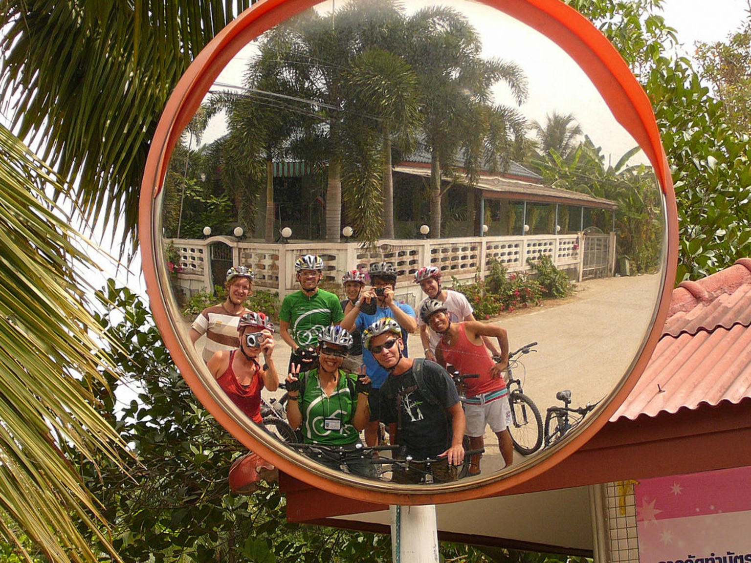 Bangkok Bike Tour Gang