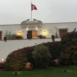 Photo of MUSEUM THE ONLY PIC WITH QUALITY I CAN UPLOAD ARE THE ONE TAKEN IN LARCOMAR SHOPPIN CENTER SINCE THEY LET US THERE FOR 4 HOUR.. AND IN THE TOUR EVERYTHING WAS RUSHING.. THEY DONT GIVE YOU THE 11 HOUR ... , Felix S D - October 2015