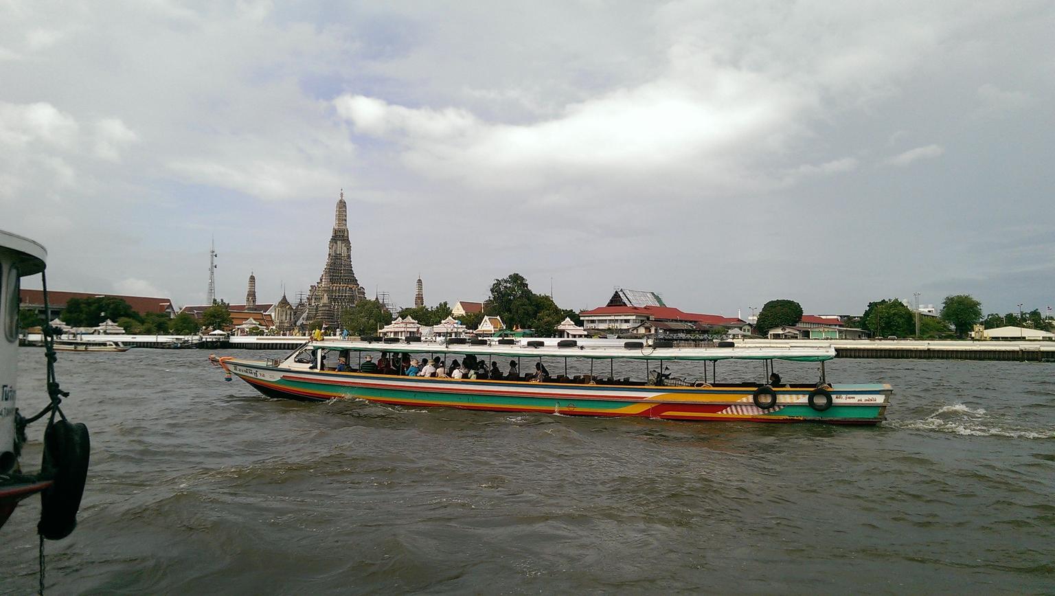 Boat ride to Wat Arun