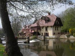 Photo of Lunch at the Mill An idyllic setting but a choice of menu would have been good, Richard T - May 2009