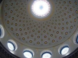 Photo of The dome of Dublin City Hall The dome of Dublin City Hall, a stop on our historical walking tour, Krishnan Vaitheeswaran - October 2009