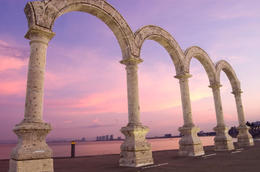 Photo of El Malecon, and "Los Arcos" monument Puerto Vallarta beachfront boulevard, El Malecon, and "Los Arcos" monument - November 2011