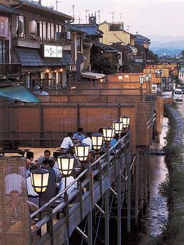 Photo of Kamo River Yuka Enjoy the special local meal on the wooden veranda. It's from May to September. , Kyoto Expert: Satoko - May 2011
