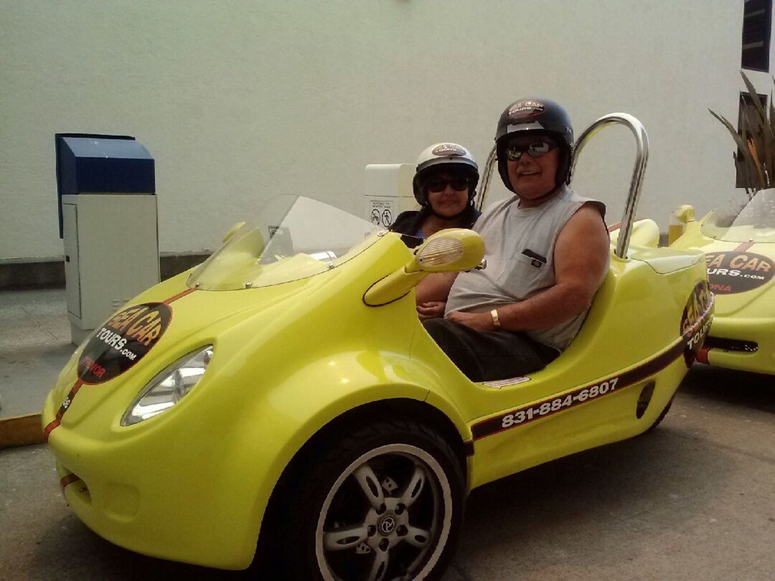 FUN Sea Car Tour in Monterey