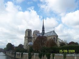 Photo of Notre Dame Taken from the bridge whist on the Latin Quarter walking tour, Helen K - October 2009