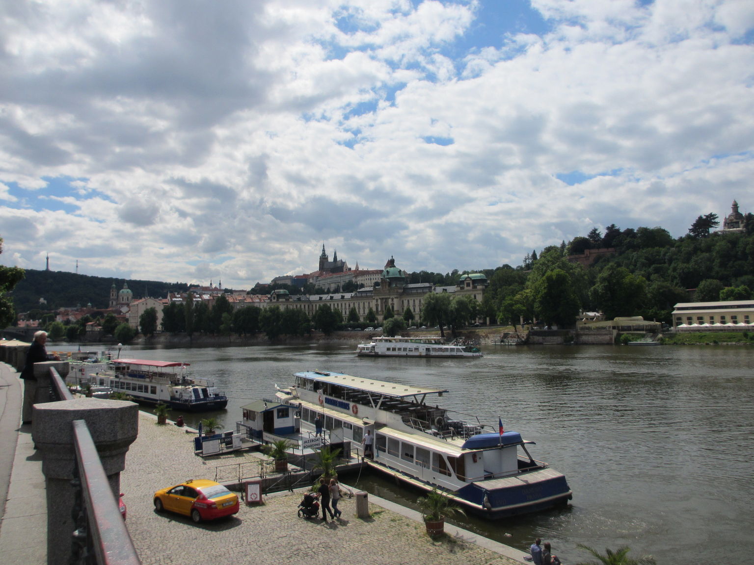 Bootsfahrt auf der Moldau in Prag