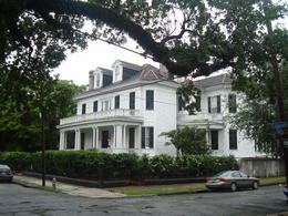 Photo of Garden District walking tour New Orleans. House as seen in The Curious case of Benjamin Button , Wouter K - May 2013