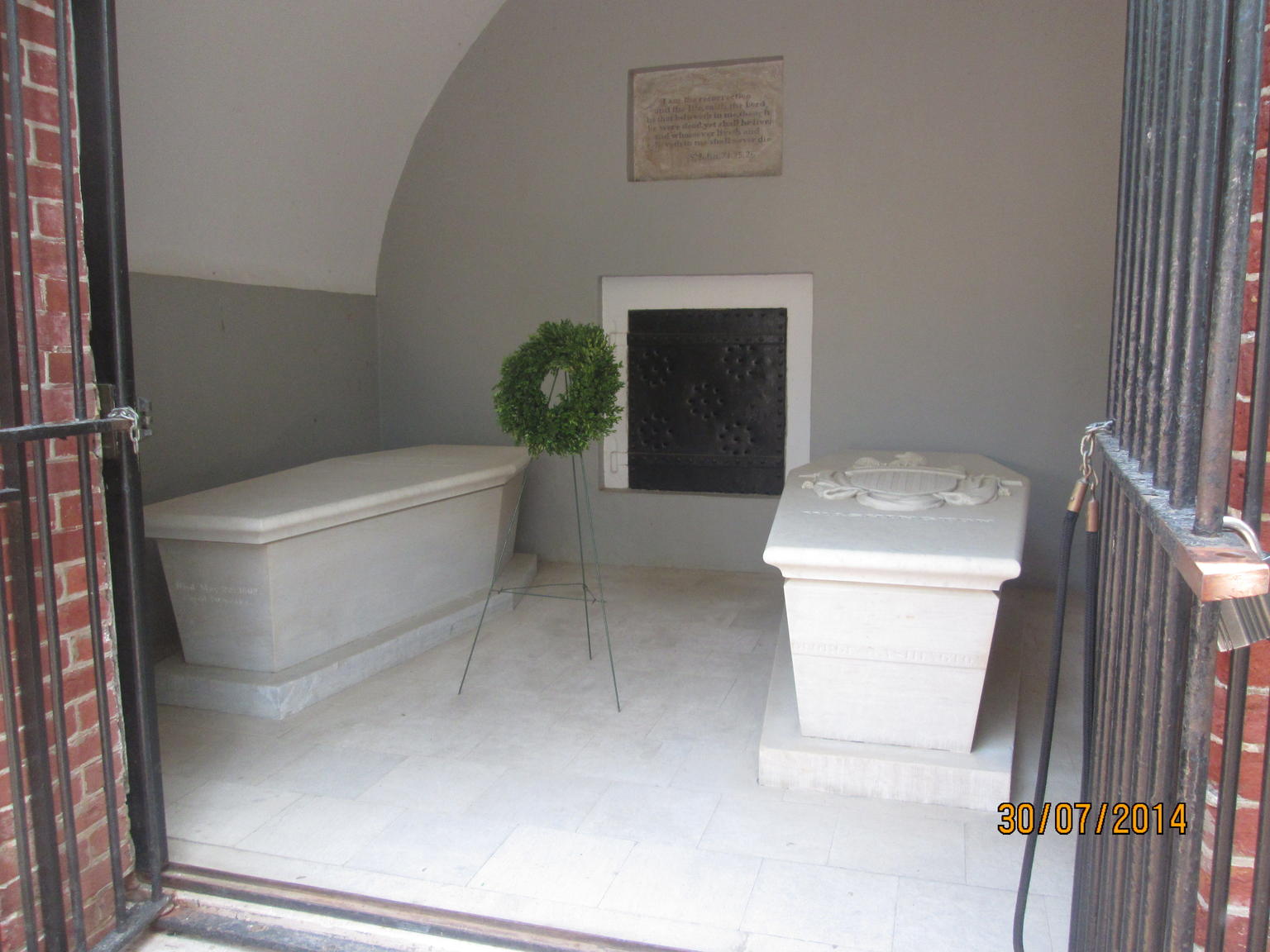 Tombs of George Washington  and  his wife