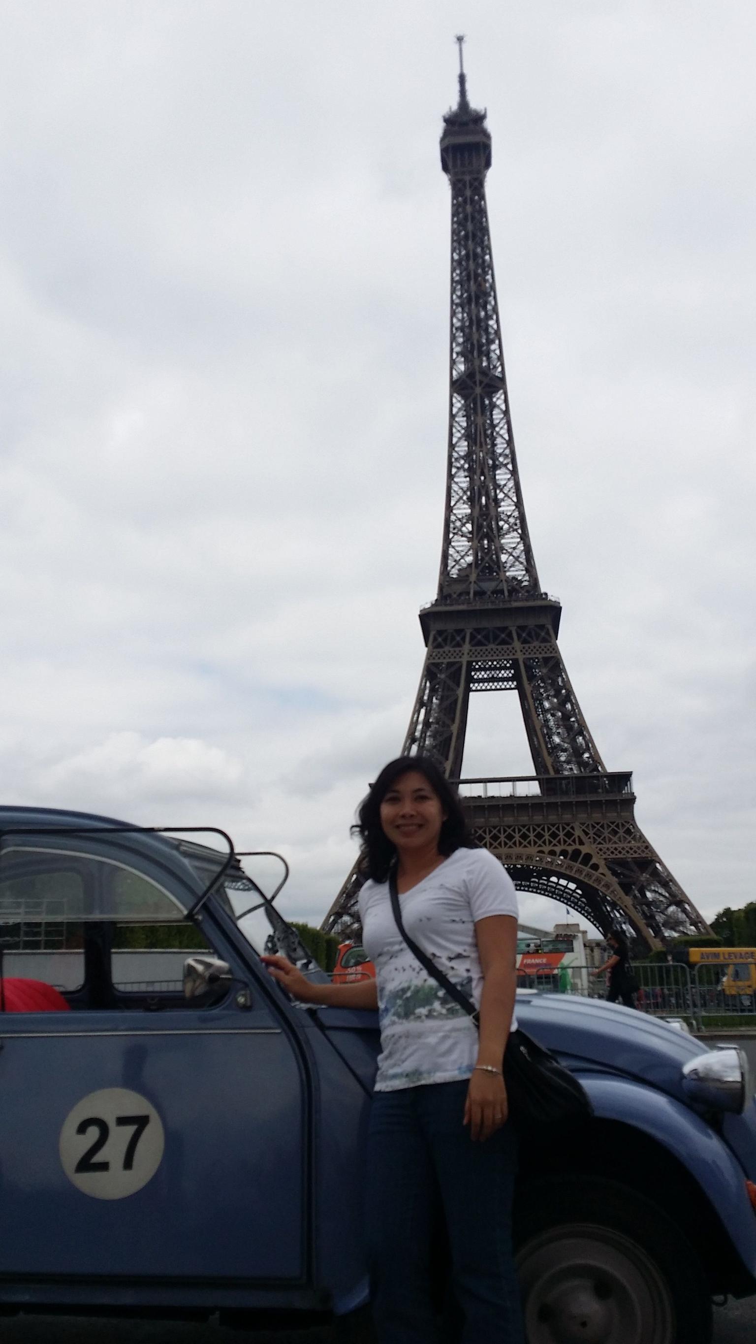 Eiffel tower and the 2CV