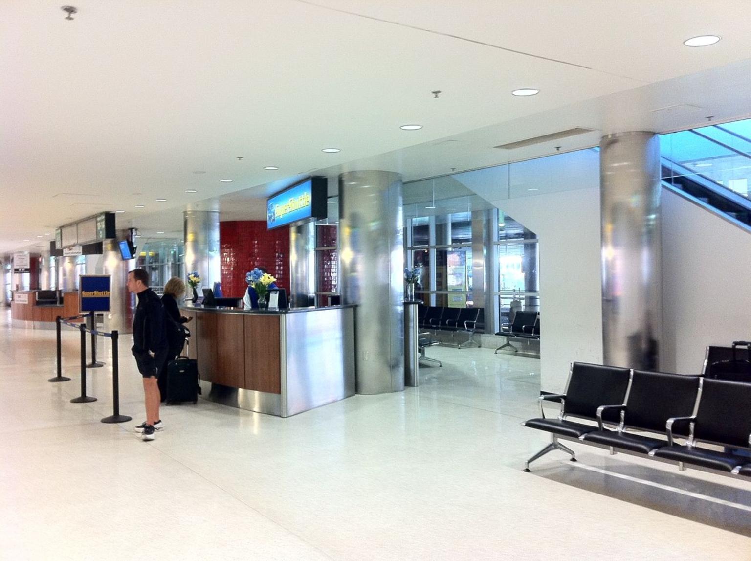 Suttle Desk at Airport