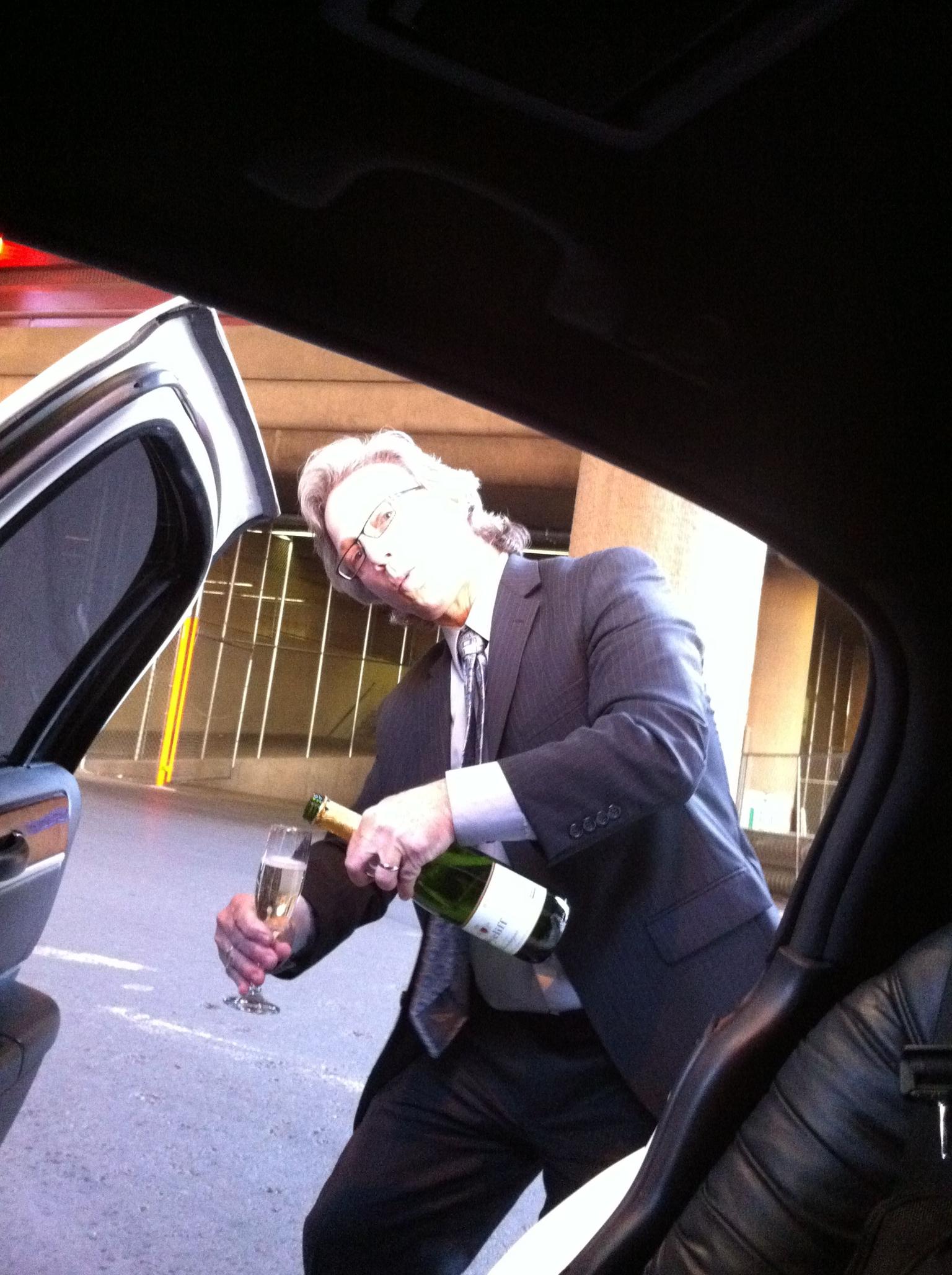 Las Vegas Limousine Airport Transfer (with a bottle of champagne!)