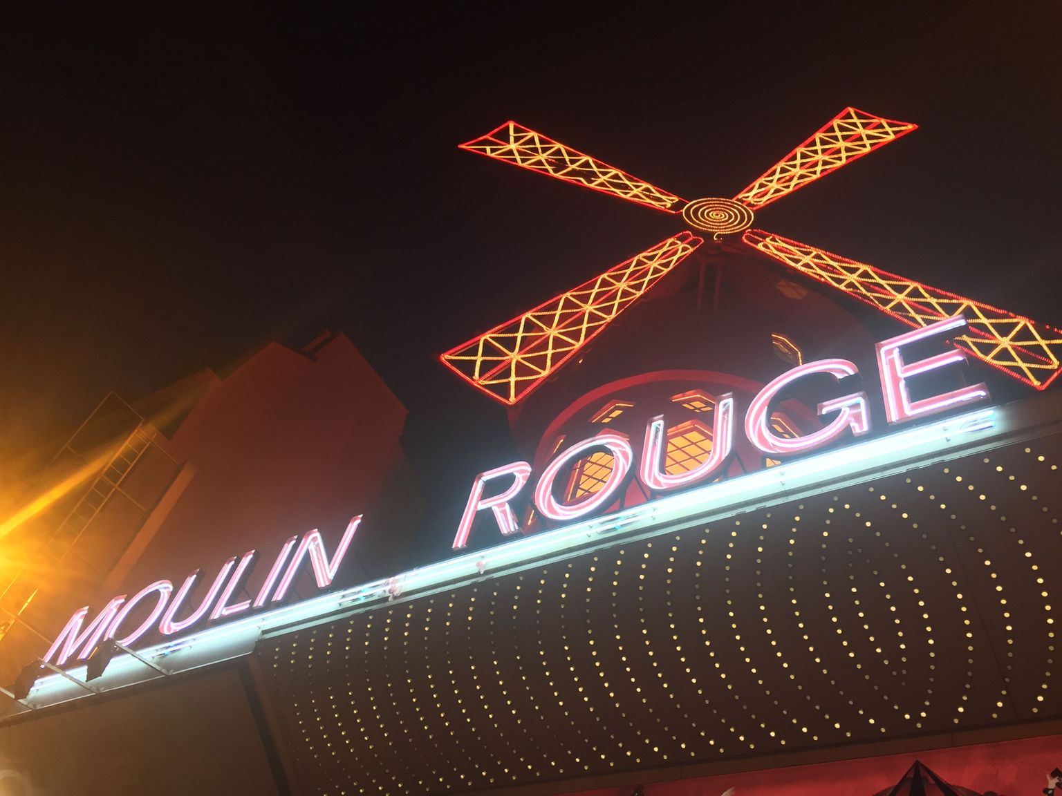 Frente del Moulin Rouge