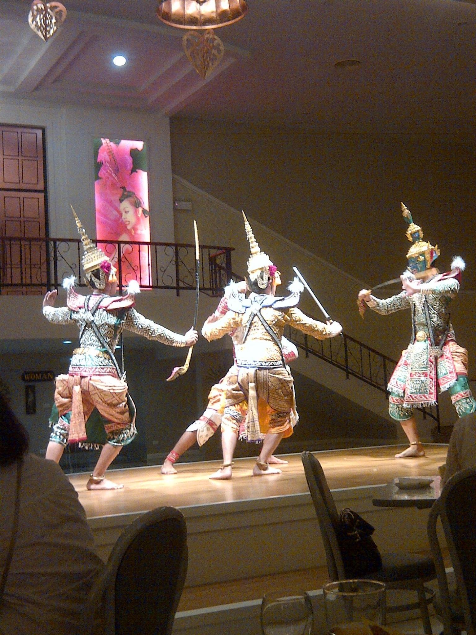 Thai Dancers during dinner before show