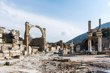 Temple of Domitian, Discover Selçuk