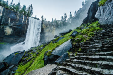 Vernal Fall!! 291492_Viator_Shutterstock_168375